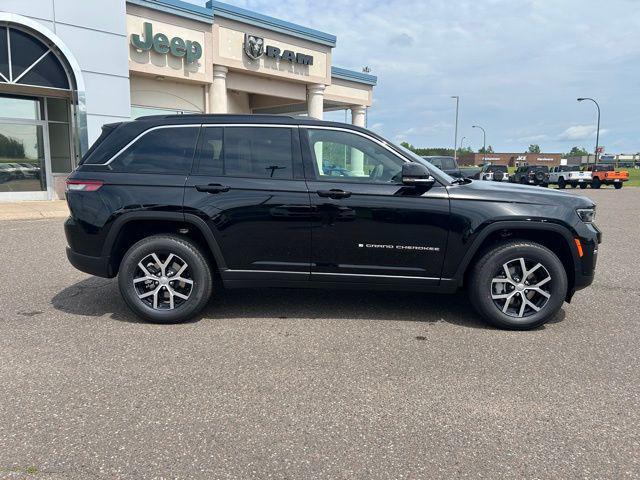 new 2025 Jeep Grand Cherokee car, priced at $50,180