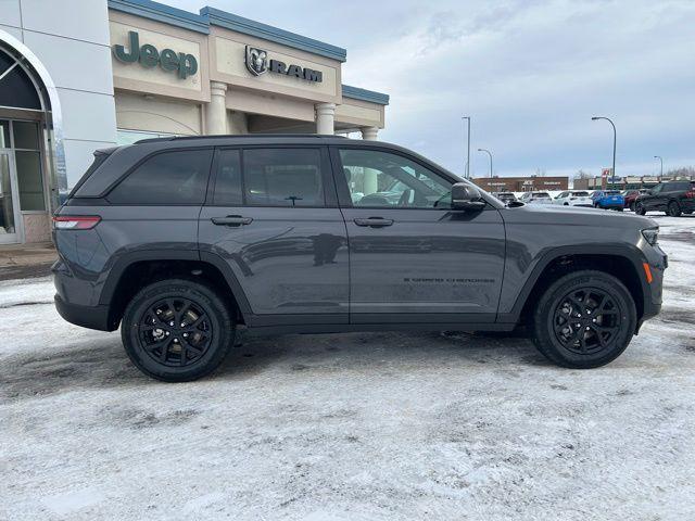 new 2025 Jeep Grand Cherokee car, priced at $40,731