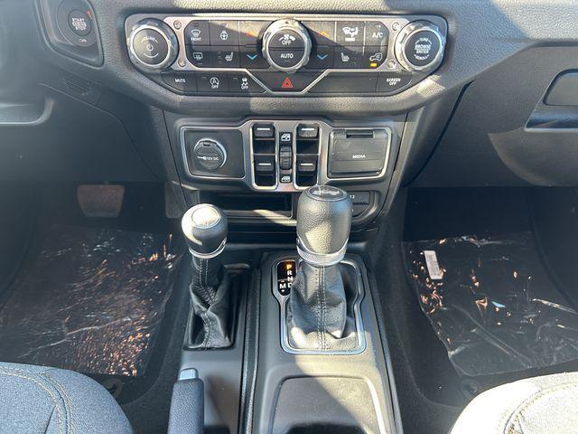 new 2025 Jeep Wrangler car, priced at $47,433