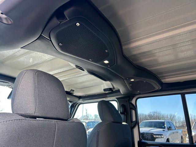 new 2025 Jeep Wrangler car, priced at $48,633