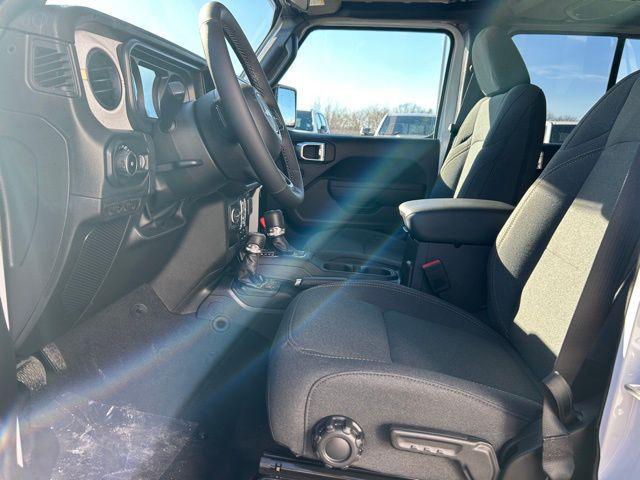 new 2025 Jeep Wrangler car, priced at $48,633