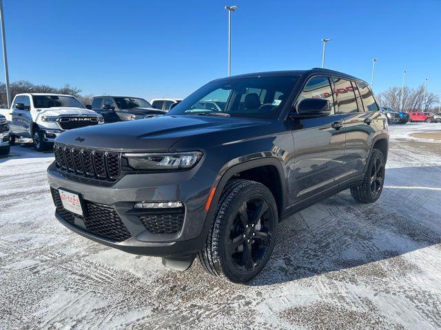 new 2025 Jeep Grand Cherokee car, priced at $43,020