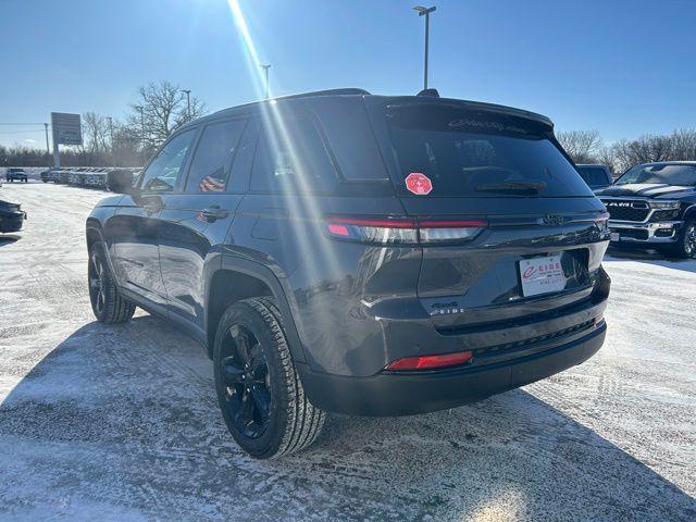 new 2025 Jeep Grand Cherokee car, priced at $43,020