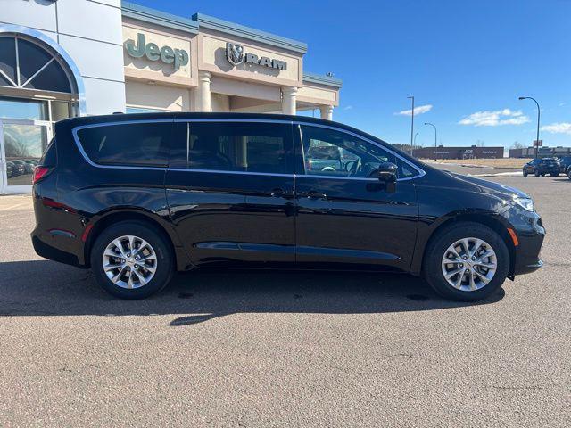 new 2025 Chrysler Pacifica car, priced at $41,767