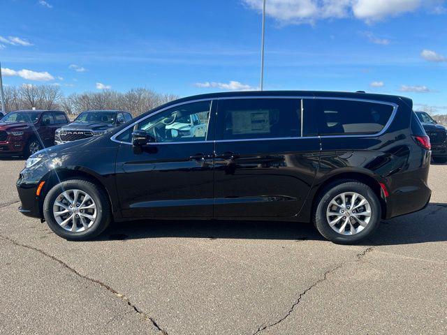 new 2025 Chrysler Pacifica car, priced at $41,767