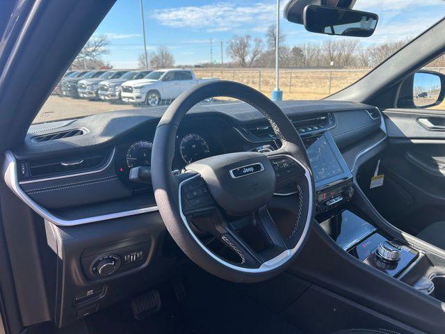 new 2025 Jeep Grand Cherokee L car, priced at $44,195