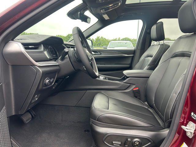 new 2025 Jeep Grand Cherokee car, priced at $42,750