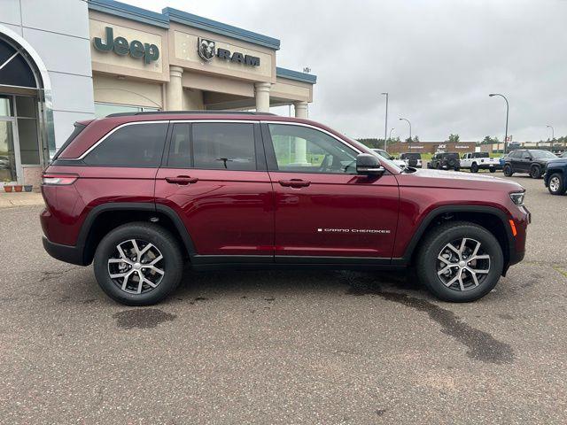 new 2025 Jeep Grand Cherokee car, priced at $42,750