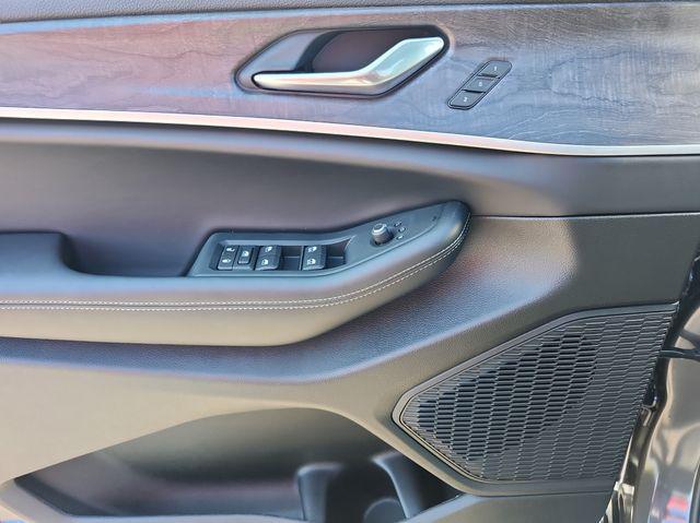 new 2025 Jeep Grand Cherokee car, priced at $47,549