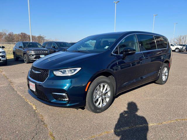 new 2025 Chrysler Pacifica car, priced at $42,085