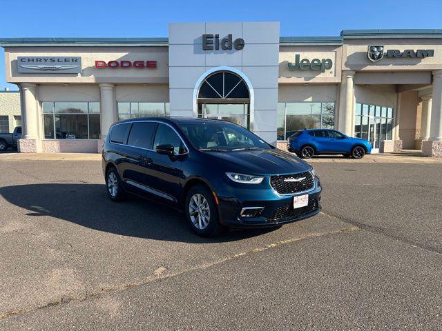 new 2025 Chrysler Pacifica car, priced at $42,085