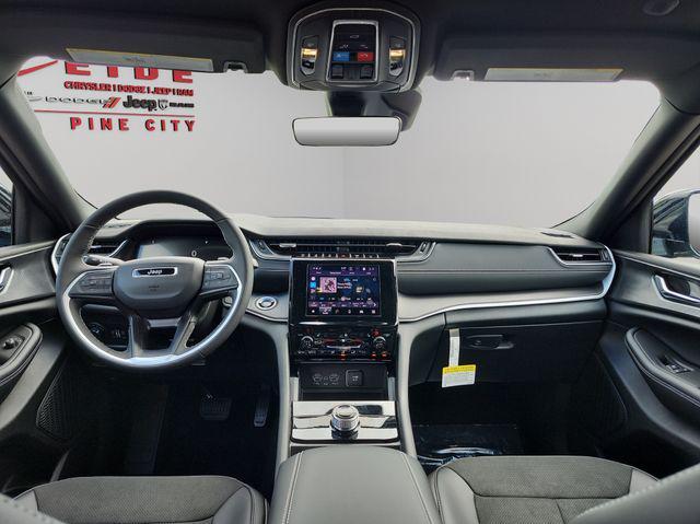 new 2025 Jeep Grand Cherokee car, priced at $41,680