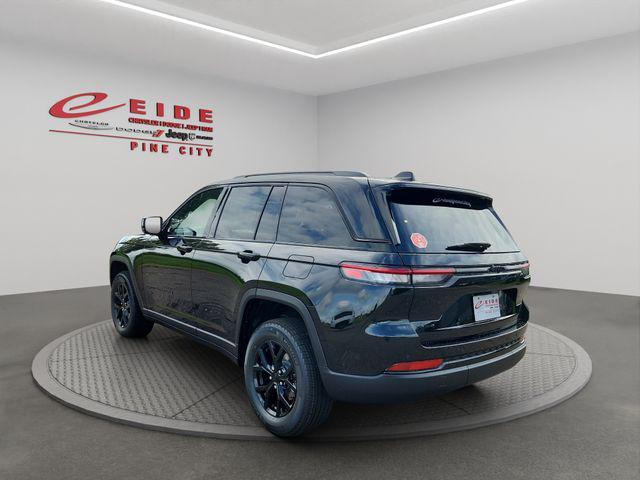 new 2025 Jeep Grand Cherokee car, priced at $41,680