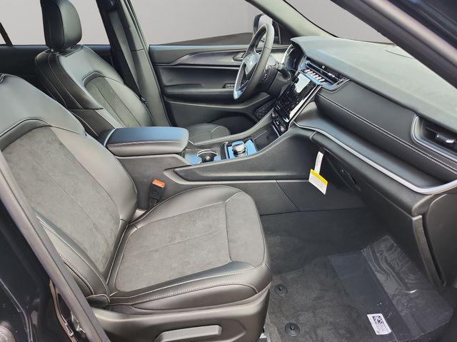 new 2025 Jeep Grand Cherokee car, priced at $41,680