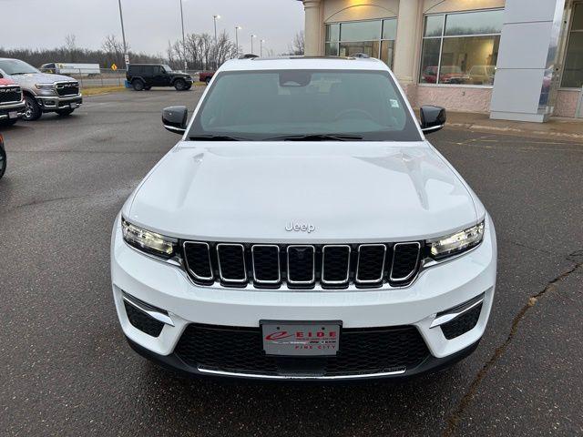 new 2025 Jeep Grand Cherokee car, priced at $47,582