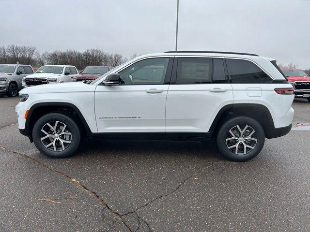 new 2025 Jeep Grand Cherokee car, priced at $47,582