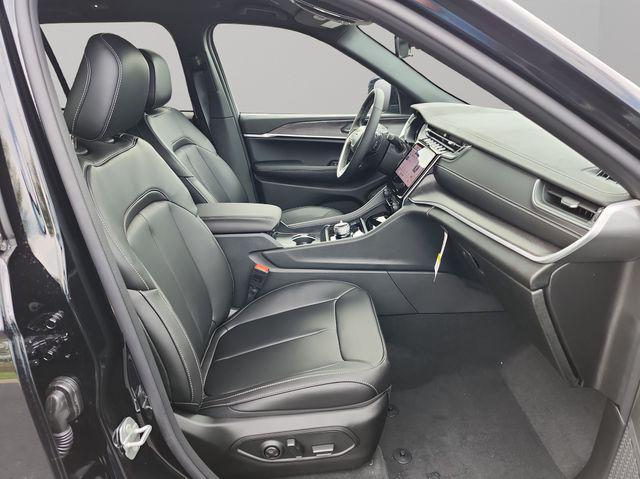 new 2025 Jeep Grand Cherokee car, priced at $45,312