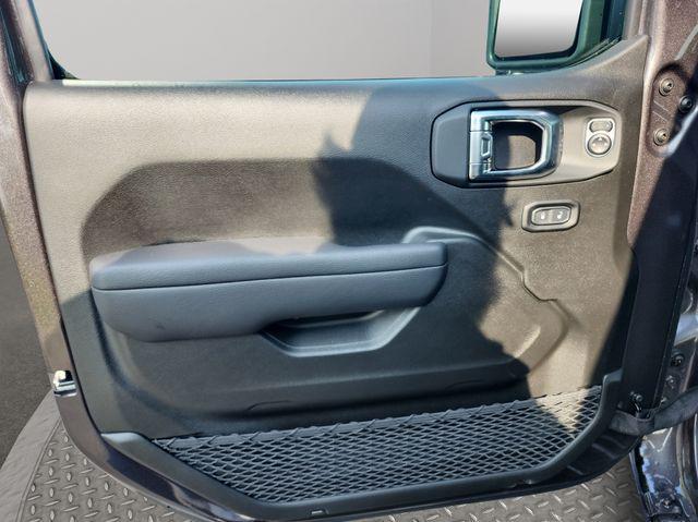 new 2025 Jeep Wrangler car, priced at $43,392