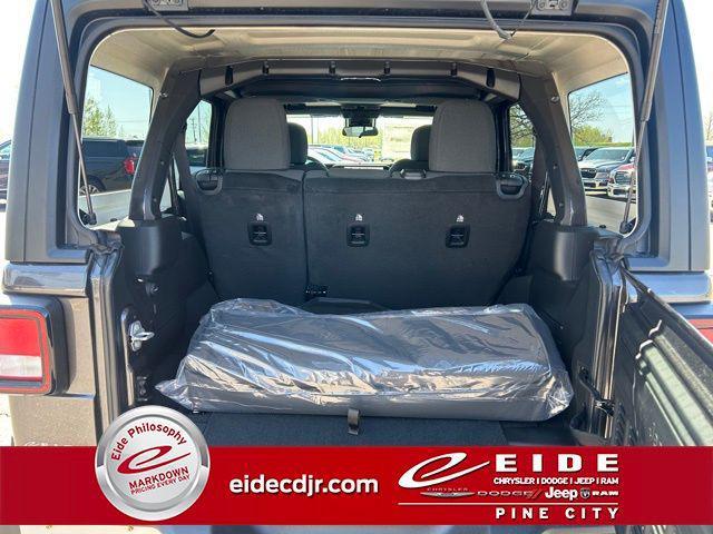 new 2025 Jeep Wrangler car, priced at $43,757
