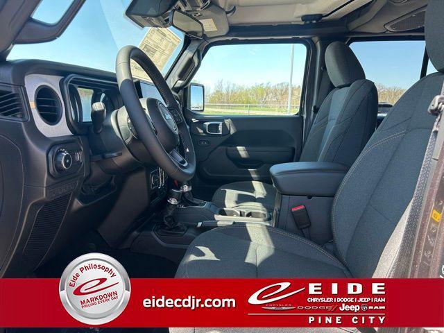 new 2025 Jeep Wrangler car, priced at $43,757