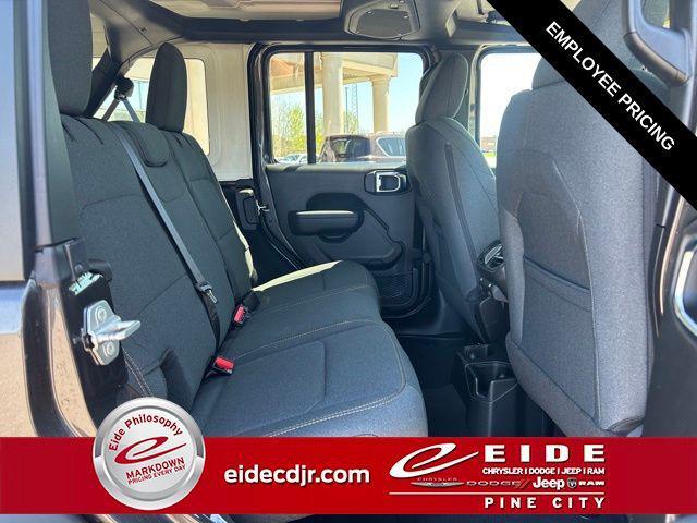 new 2025 Jeep Wrangler car, priced at $45,757