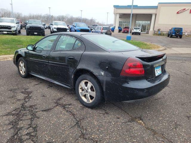 used 2005 Pontiac Grand Prix car, priced at $3,000