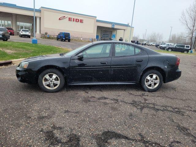 used 2005 Pontiac Grand Prix car, priced at $3,000