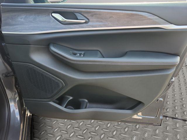 new 2025 Jeep Grand Cherokee L car, priced at $43,966