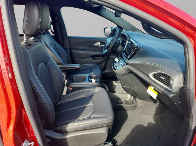 new 2026 Chrysler Pacifica car, priced at $40,500