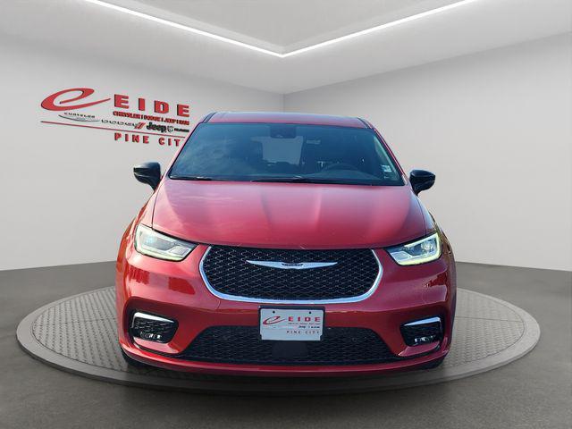 new 2026 Chrysler Pacifica car, priced at $40,500