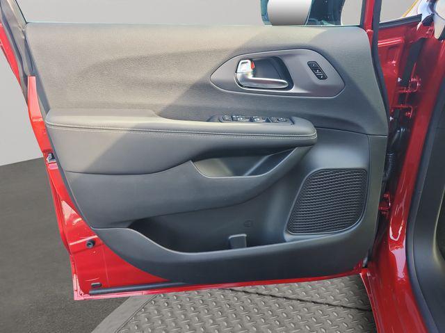 new 2026 Chrysler Pacifica car, priced at $40,500