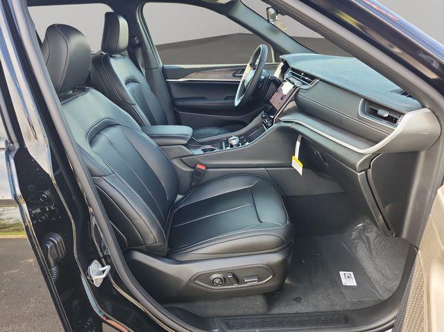 new 2025 Jeep Grand Cherokee car, priced at $45,312