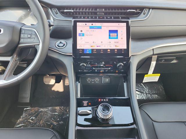 new 2025 Jeep Grand Cherokee car, priced at $45,312