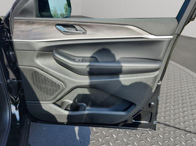 new 2025 Jeep Grand Cherokee car, priced at $45,312