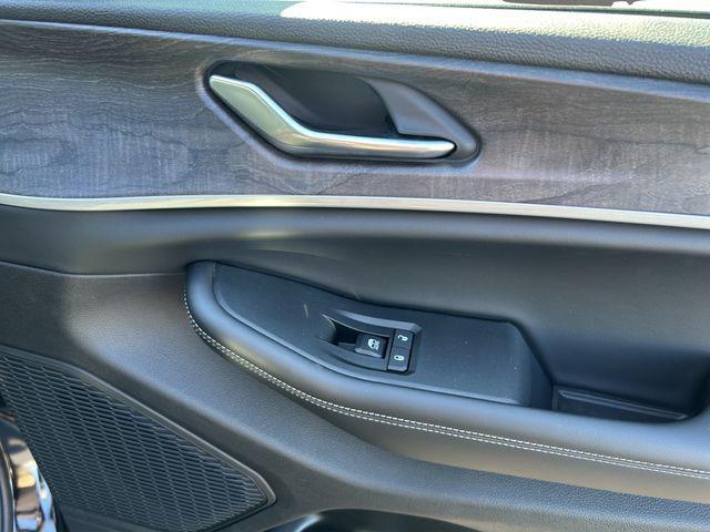 new 2025 Jeep Grand Cherokee car, priced at $50,045