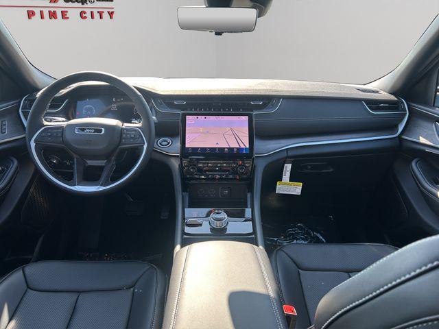 new 2025 Jeep Grand Cherokee car, priced at $50,045