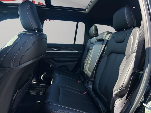 new 2025 Jeep Grand Cherokee car, priced at $50,045