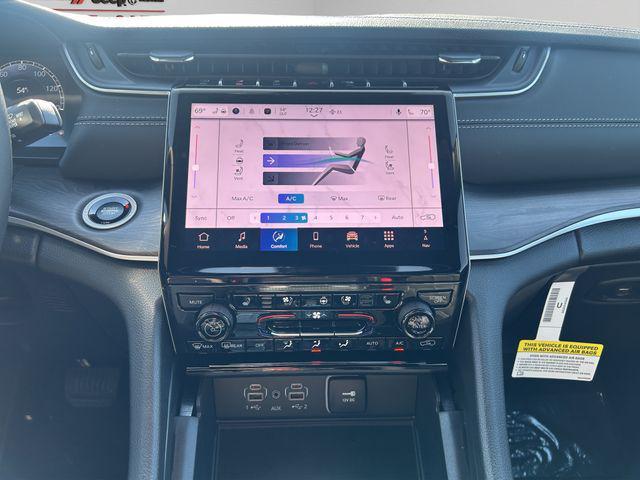 new 2025 Jeep Grand Cherokee car, priced at $50,045