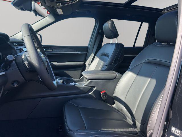 new 2025 Jeep Grand Cherokee car, priced at $50,045