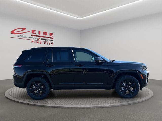 new 2025 Jeep Grand Cherokee car, priced at $50,045