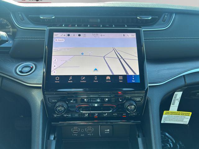 new 2025 Jeep Grand Cherokee car, priced at $50,045