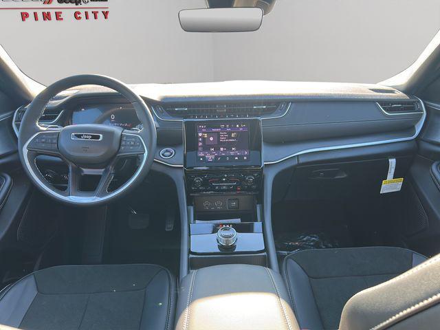 new 2025 Jeep Grand Cherokee L car, priced at $42,589