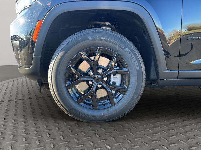new 2025 Jeep Grand Cherokee L car, priced at $42,589