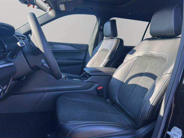 new 2025 Jeep Grand Cherokee L car, priced at $42,589