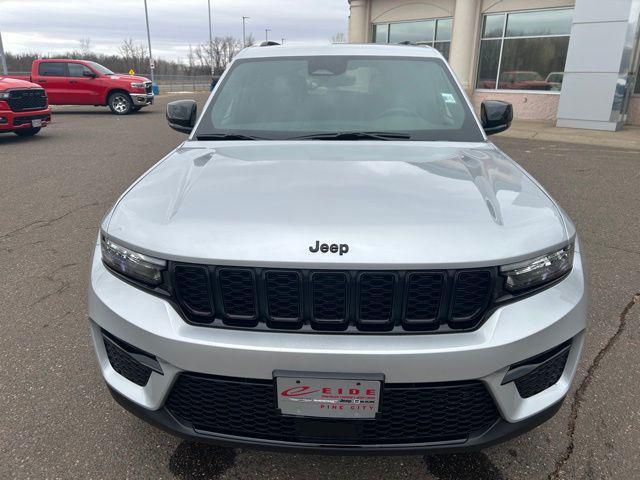 new 2025 Jeep Grand Cherokee car, priced at $43,048