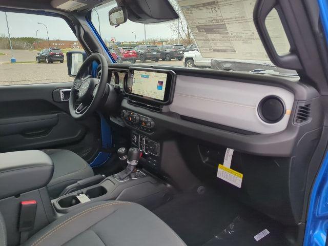 new 2025 Jeep Wrangler car, priced at $46,511
