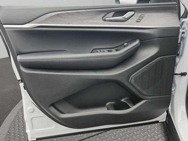 new 2025 Jeep Grand Cherokee L car, priced at $46,348