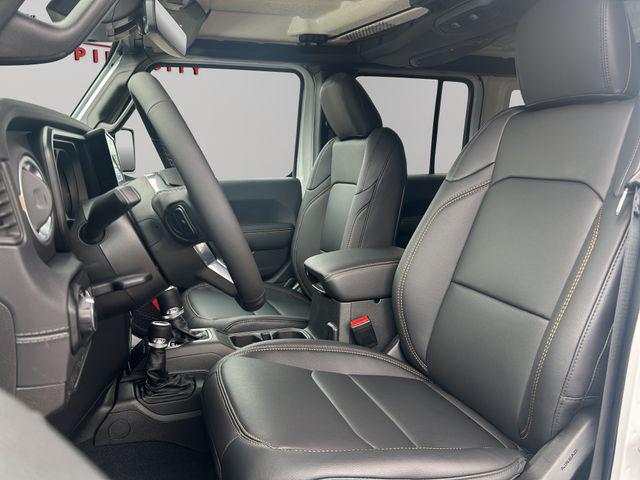 new 2025 Jeep Wrangler car, priced at $47,677