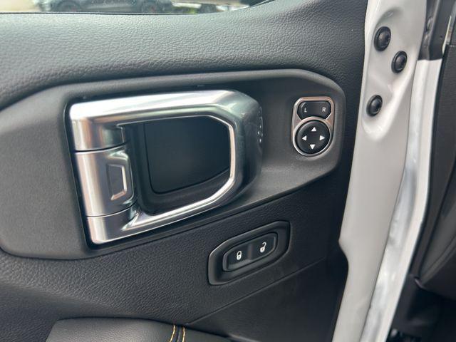 new 2025 Jeep Wrangler car, priced at $47,677