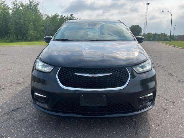 used 2023 Chrysler Pacifica car, priced at $24,000